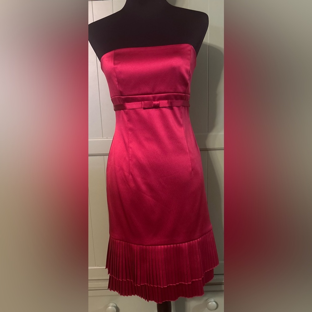 Laundry By Shelli Segal Strapless Hot Pink Satin Dress with Pleated Hem